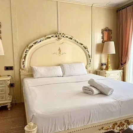 Rococo En El Centro De Apartment Alicante