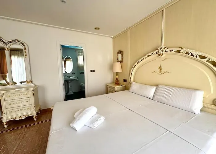 Apartment Rococo En El Centro De Alicante